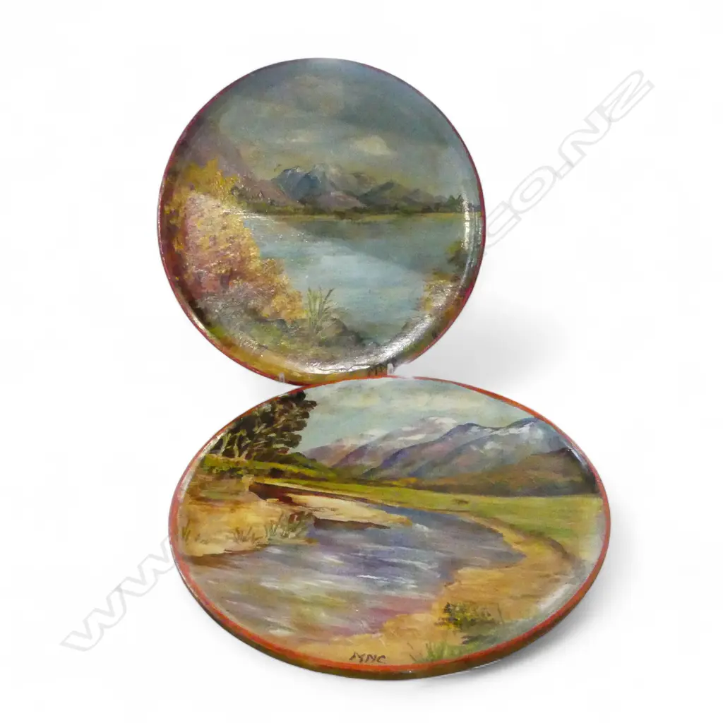 2 OLD KAURI PLAQUES LAKE WAKATIPU QUEENSTOWN HANDPAINTED SIGNED MMC, D.215MM  Image 1++