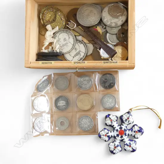 ASST. WORLD COINS ETC IN WOODEN BOX W.160mm