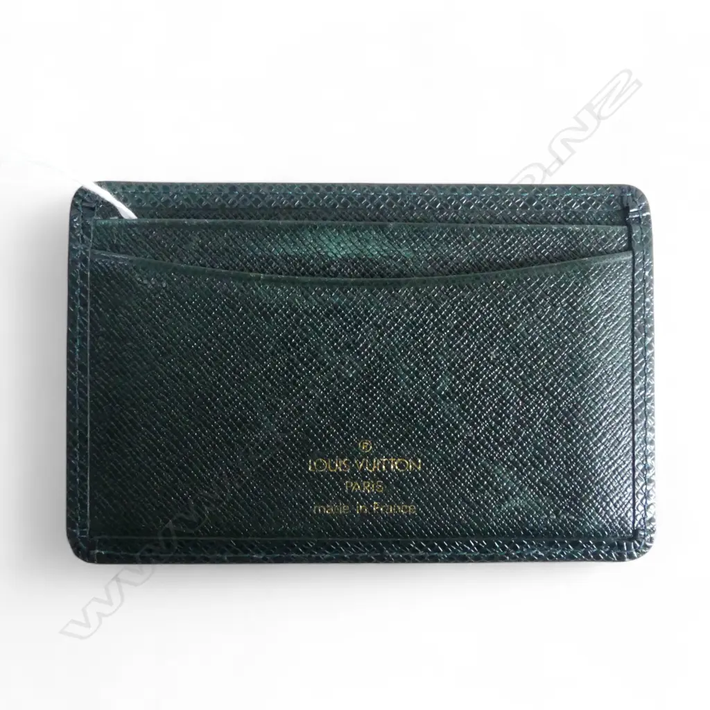 LOUIS VUITTON TAIGA CARD CASE  Image 1++
