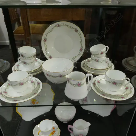 SHELLEY CHINA TEASET 6CSPS C/SUGAR & CAKE PLATE PINK ROSE PAT