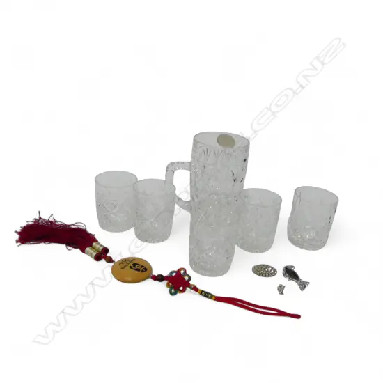 GLASSES AND ASSORTED COSTUME JEWELLERY