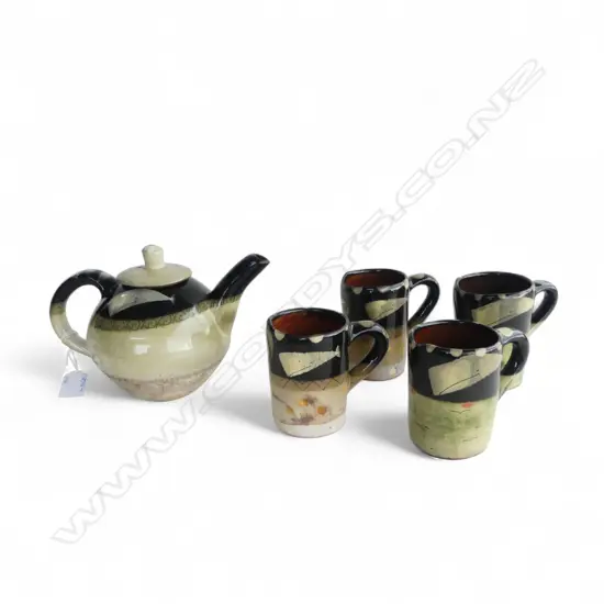 STEVE FULLMER N.Z. STUDIO POTTERY TEAPOT & 4 CUPS repeating whale motifs