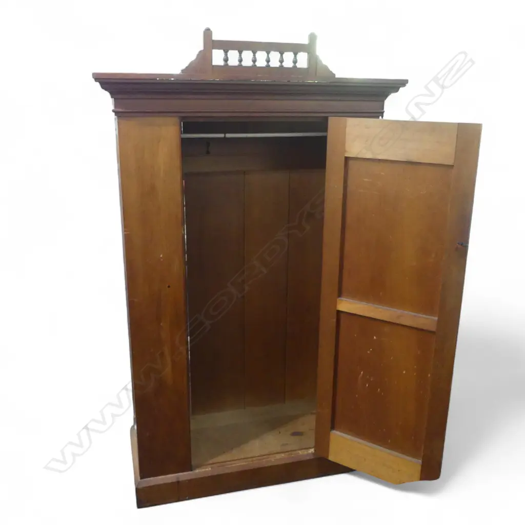 COLONIAL KAURI WARDROBE H1970 L1170MM Image 1++