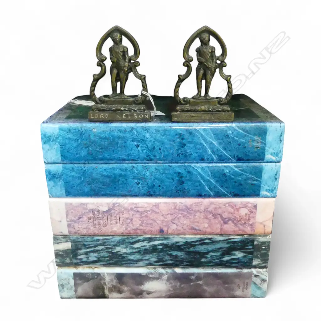 5 VOLS. THE DICTIONARY OF NEW ZEALAND BIOGRAPHY, AUP 1999 + PR LORD NELSON BRASS BOOKENDS Image 1++