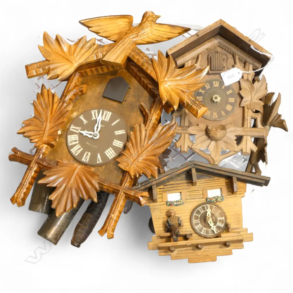 TRAY OF 3 VINTAGE WOOD CUCKOO CLOCKS VARIOUS CONDITIONS Image 1++