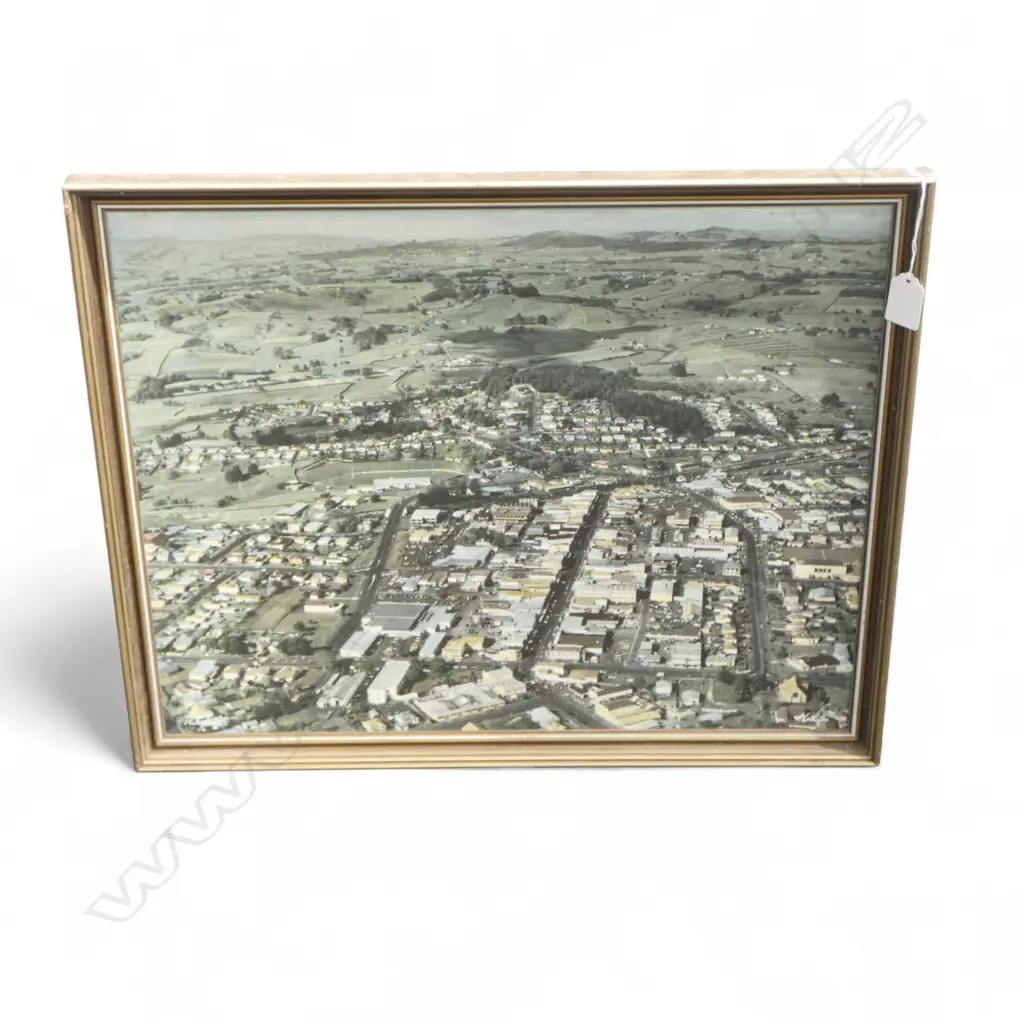 WHITES AVIATION PUKEHOHE 390x490mm Image 1++