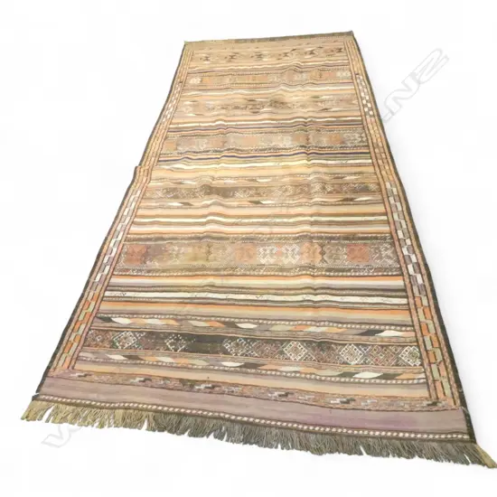 KILIM RUG 3200x1560mm