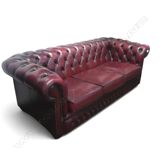 RED LEATHER BUTTON BACK CHESTERFIELD SOFA 2050x900x700mm