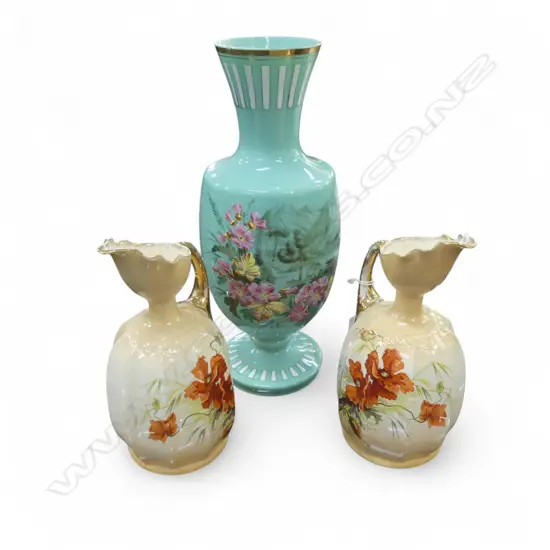 PR EDWARDIAN JUGS H.250mm + VICTORIAN GREEN GLASS VASE H.380mm