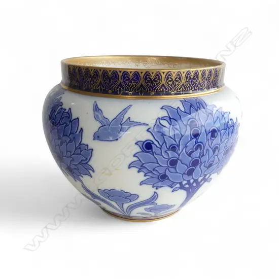 ROYAL DOULTON TUDOR PATTERN B/W JARDINERE H.200mm