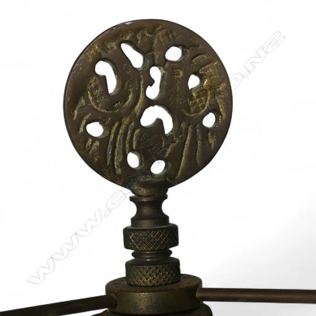 A vintage Chinese ginger jar table lamp, Image 1++