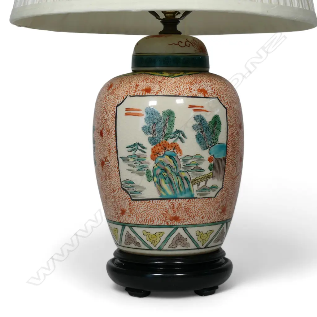 A vintage Chinese ginger jar table lamp, Image 1++