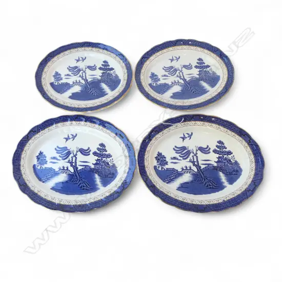 FOUR BOOTHS REAL OLD WILLOW PLATTERS IN TWO SIZES, L.300MM-350MM 