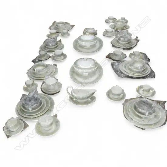 LG WEDGWOOD GOLD COLUMBIA (SAGE GREEN) DINNER SERVICE