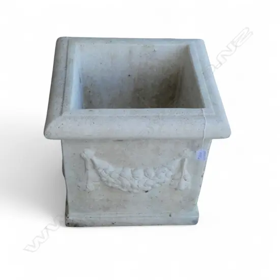 WHITE PAINTED CONCRETE GARDEN PLANTER 420x420x380mm