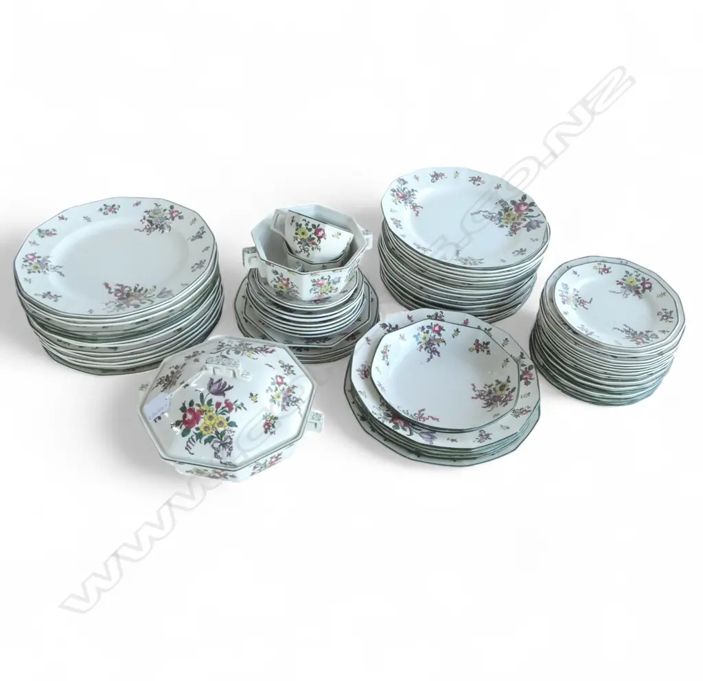 ROYAL DOULTON 'OLD LEEDS SRAYS' PART DINNER SERVICE, SOME WEAR Image 1++