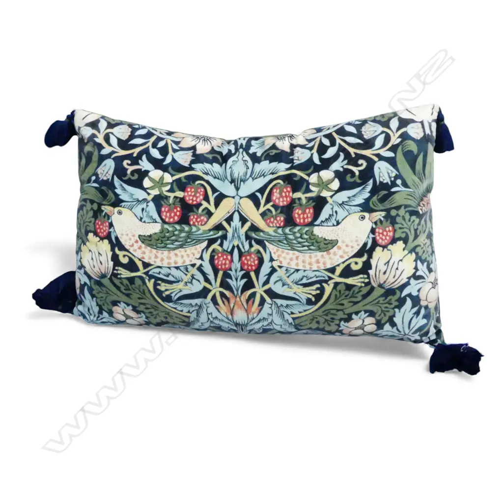 MORRIS & Co. VELVET CUSHION W.590mm Image 1++