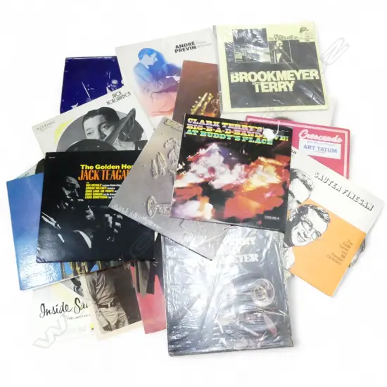 LARGE COLLECTION OF CLARK TERRY JAZZ LPs Provenance: Ex Collection Wellington Choy