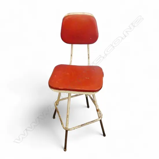 HEIGHT ADJUSTABLE INDUSTRIAL STOOL 