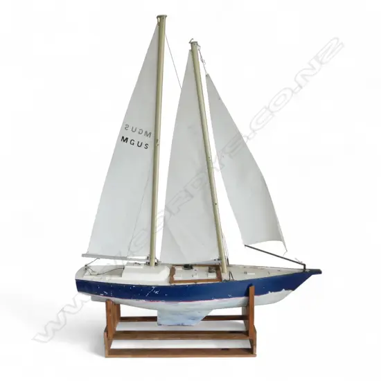 MODEL SAIL BOAT on stand H.1140mm