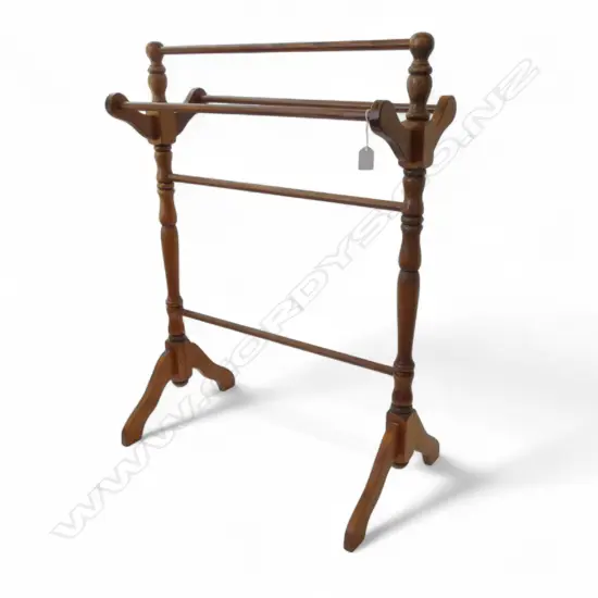  A WOODEN TOWEL RAIL, L.640MM H.870MM 