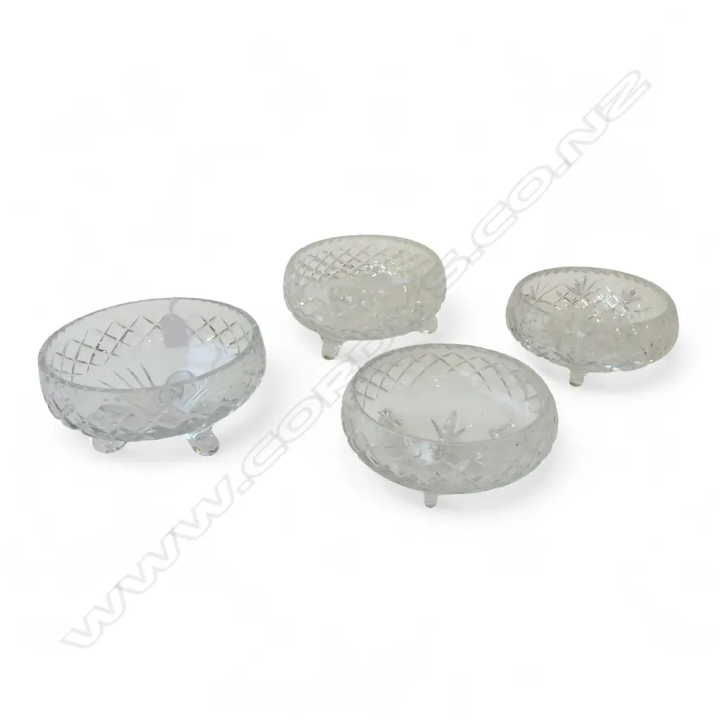 FOUR CUT CRYSTAL TRI-FOOT BOWLS, D.180MM-200MM  Image 1++