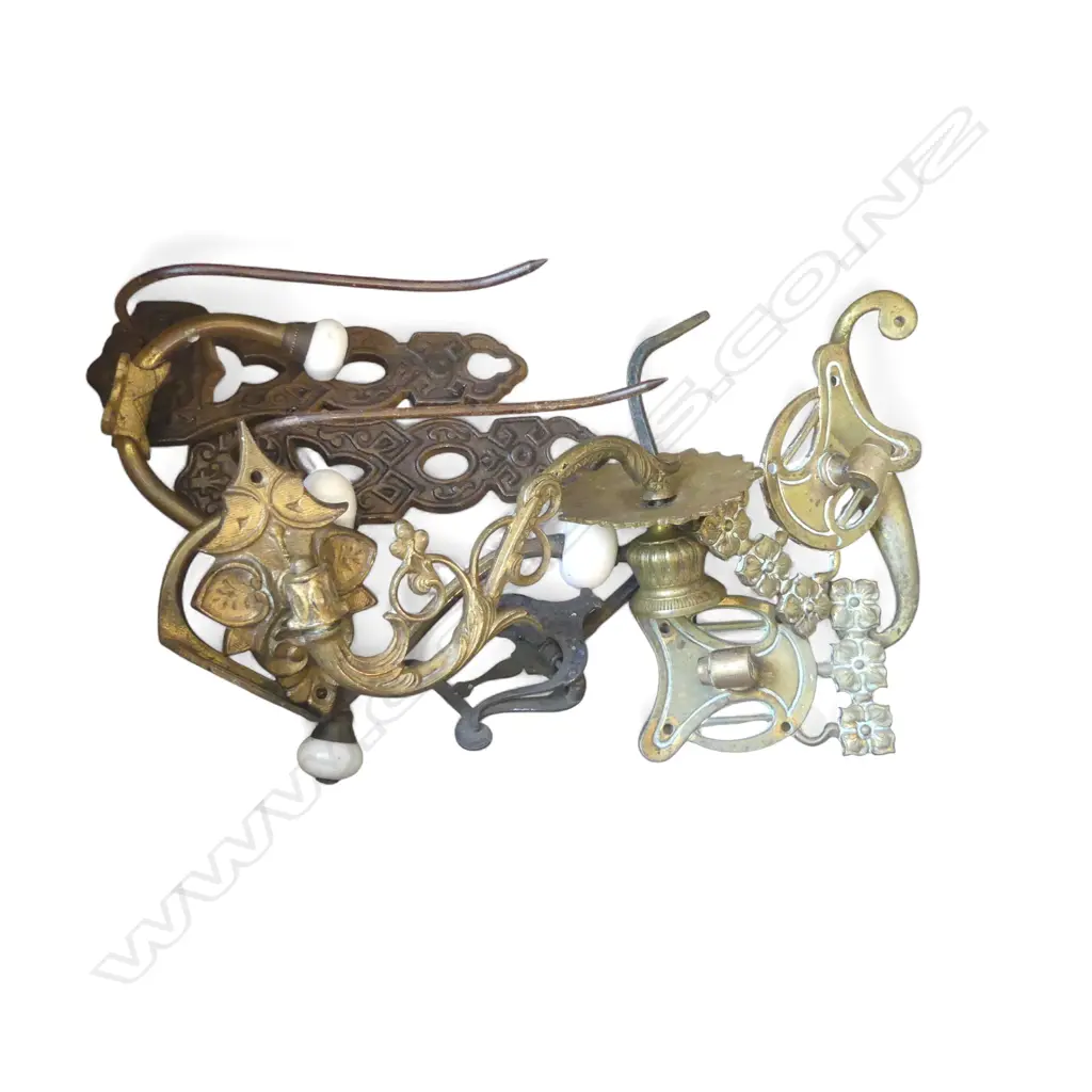 2 PRS CLOTHES HOOKS, SCONCE, etc Image 1++