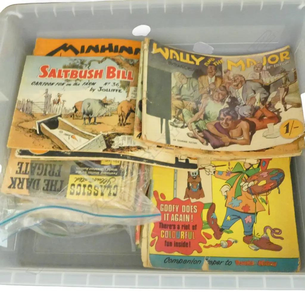 COLLECTION  APPROX 40 VINTAGE CLASSIC COMICS WALT DISNEY ETC Image 1++