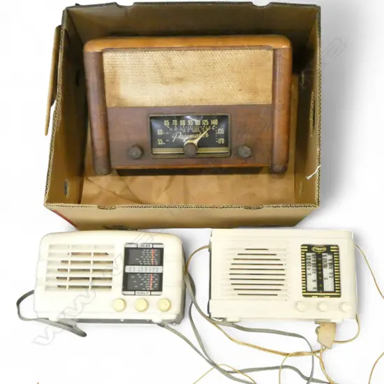 3 VINTAGE RADIOS