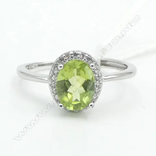 PERIDOT SET SILVER RING, AIG REPORT  AJUSTABLE SIZE