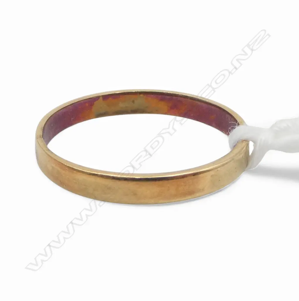 18ct WEDDING RING, 2.0gms SIZE Q Image 1++
