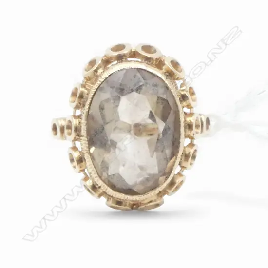 VINTAGE 9ct GOLD & large facetted SMOKEY QUARTZ RING 4.62 GMS SIZE P