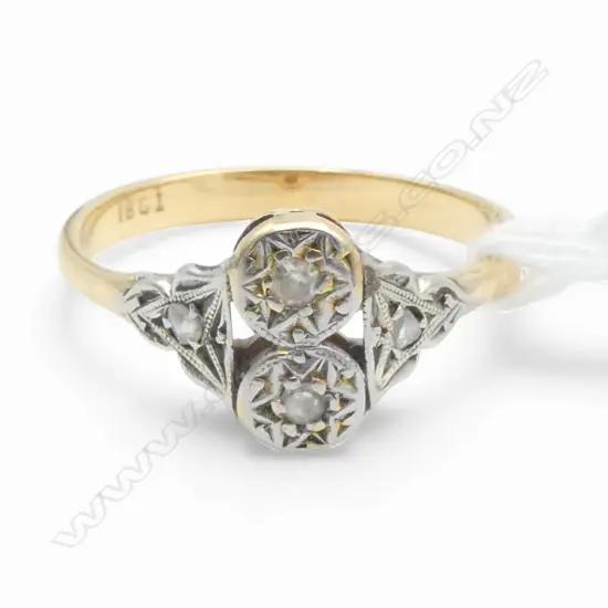 VINTAGE ART DECO 18ct GOLD & 4 SMALL OLD DIAMOND RING 2.4gms SIZE M