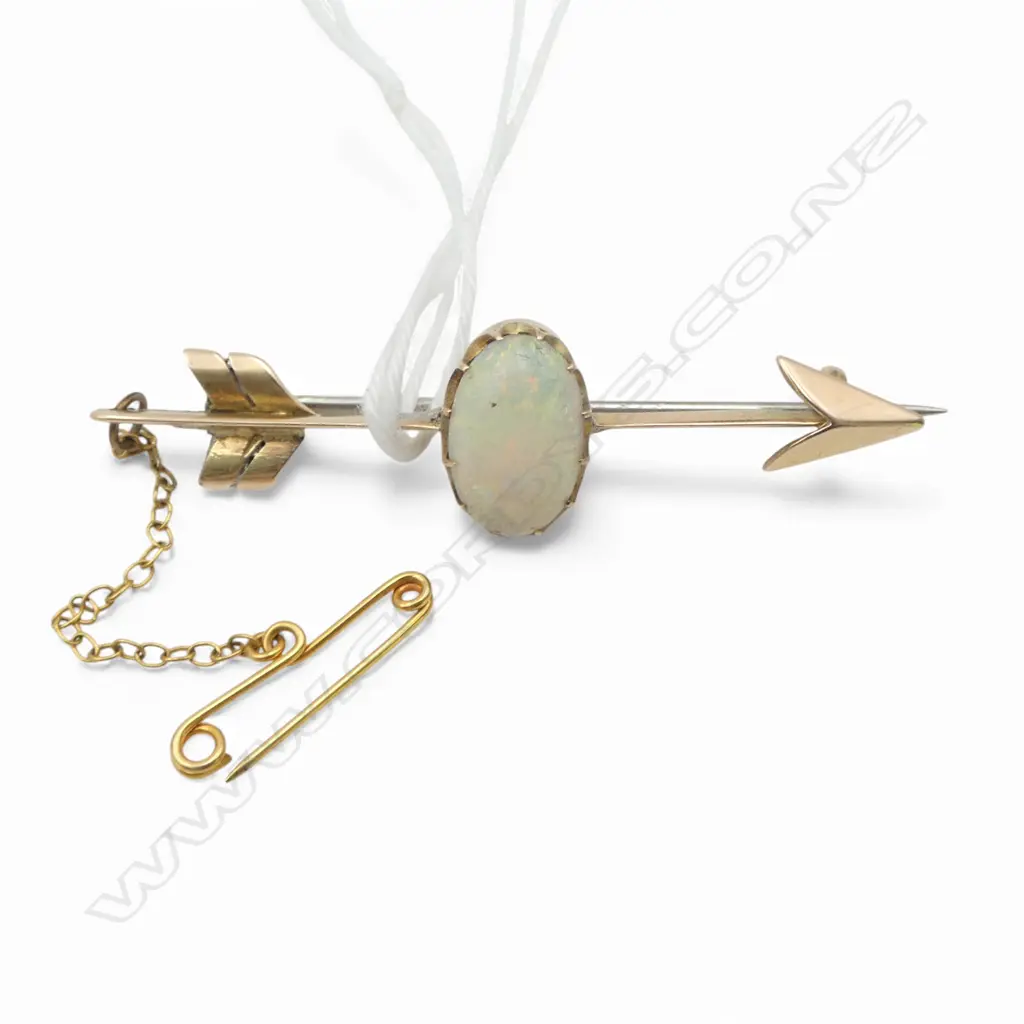 ANTIQUE 9CT OPAL CABOCHON ARROW BAR BROOCH W.50mm, 4.3gms (repaired) Image 1++