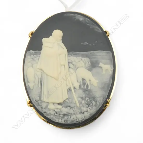 LGE GILT FRAMED & BISQUE PENDANT / BROOCH shepherdess at night H.60mm 