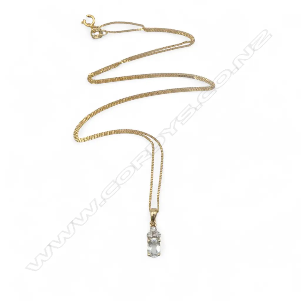 9ct AQUAMARINE & DIAMOND PENDANT ON 9ct GOLD CHAIN L.460mm 1.2gms Image 1++
