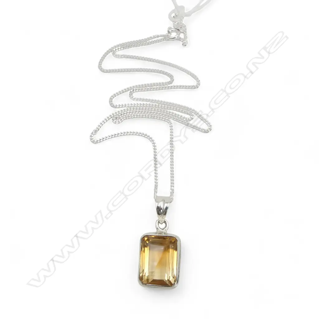 SILVER & CITRINE PENDANT on SILVER CHAIN Image 1++