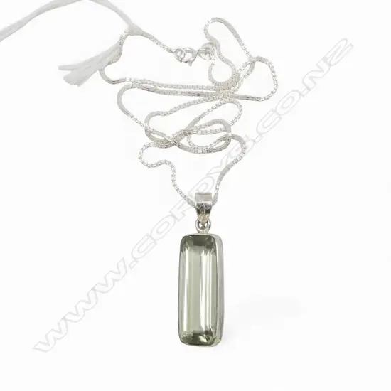 SILVER & GREEN AMETHYST PENDANT on SILVER CHAIN