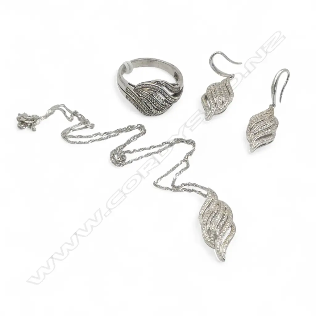 3 PCE 925 SILVER & DIAMOND SET; PENDANT NECKLACE, RING size X, PR EARRINGS, 13.7gms Image 1++