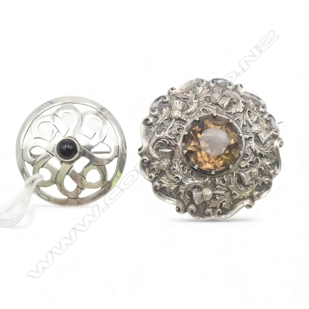 2 VINTAGE SCOTTISH SILVER BROOCHES: Thistles + entwined knot both gem set Image 1++