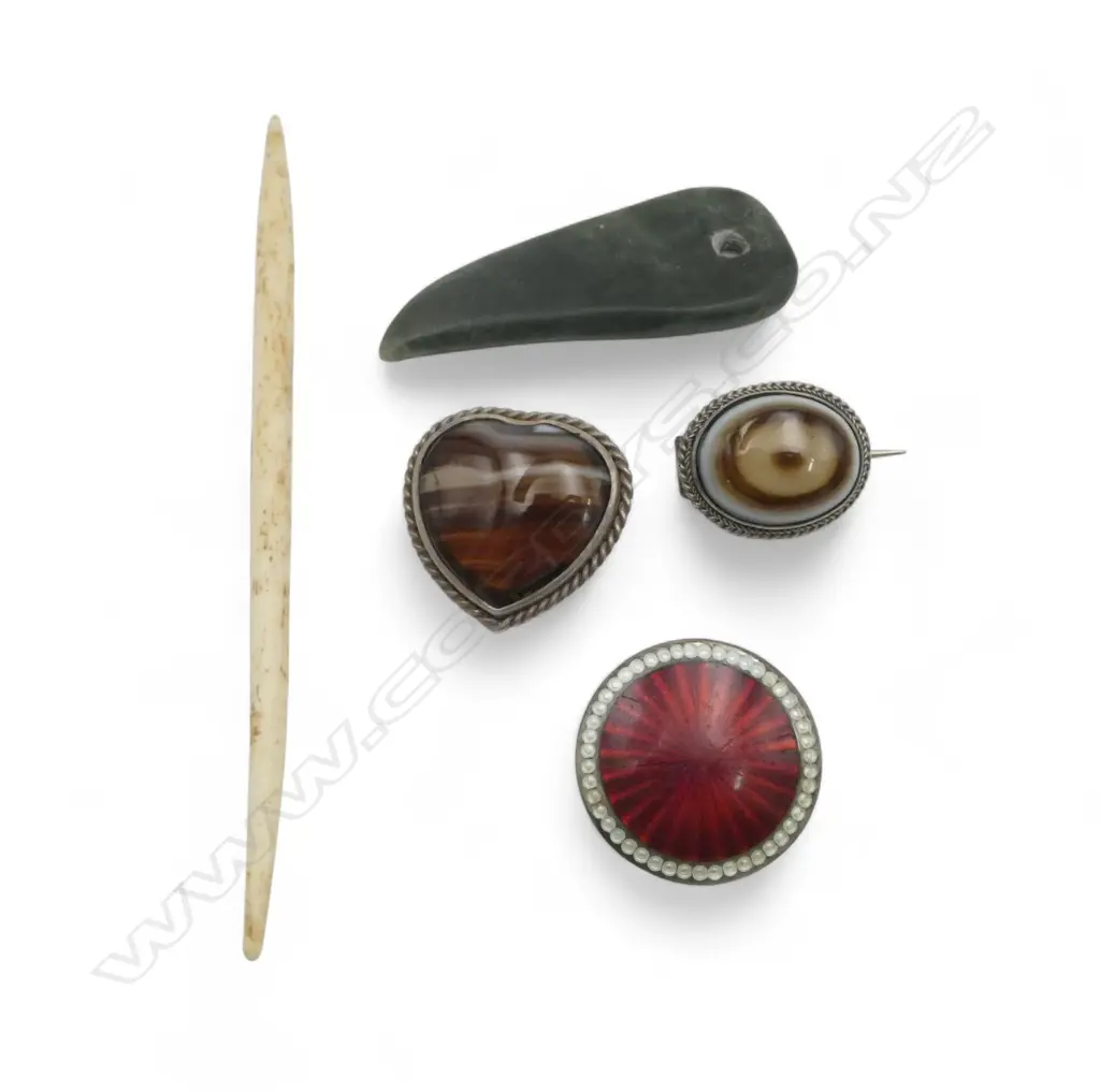 3 SILVER BROOCHES (agate + enamel- missing pin) + pounamu pendant + bone crochet hook Image 1++