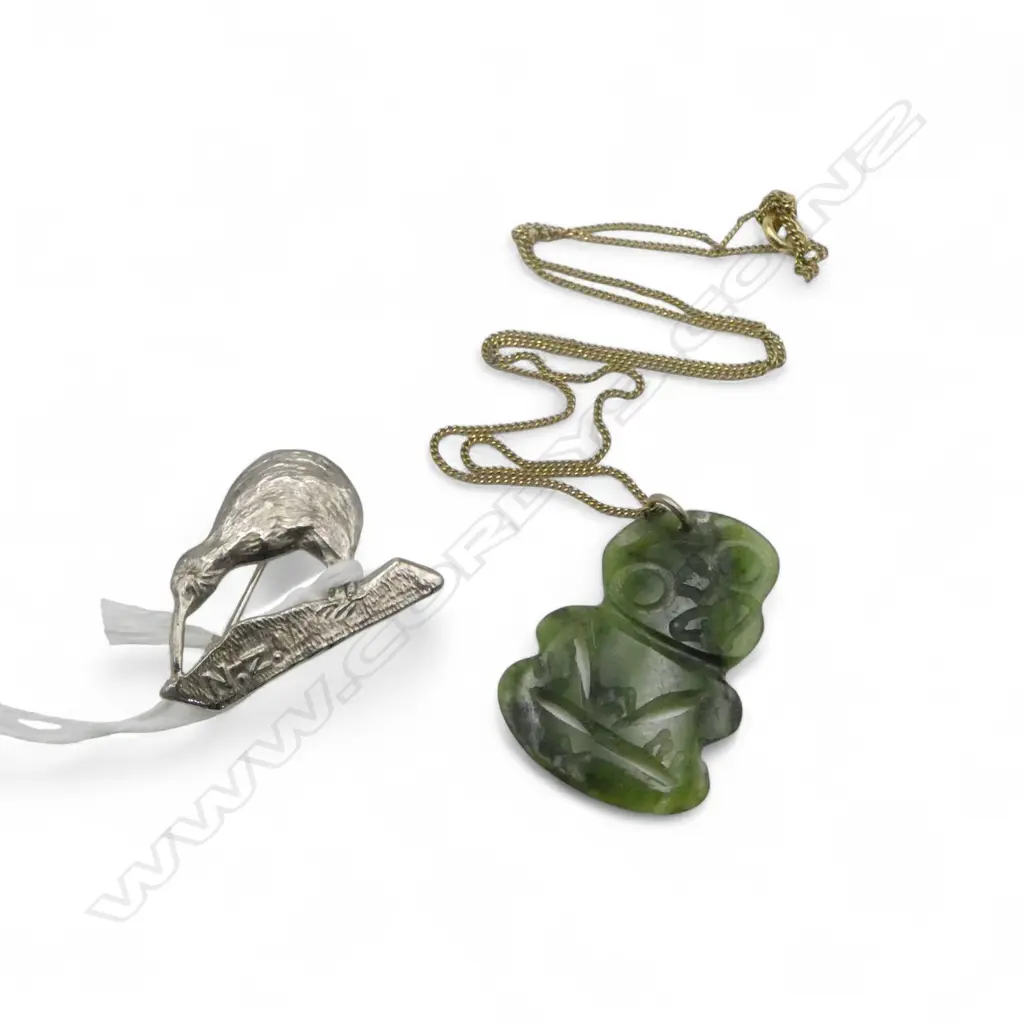 VINTAGE SMALL SILVER ? KIWI BROOCH + SMALL POUNAMU HEI TIKI PENDANT Image 1++