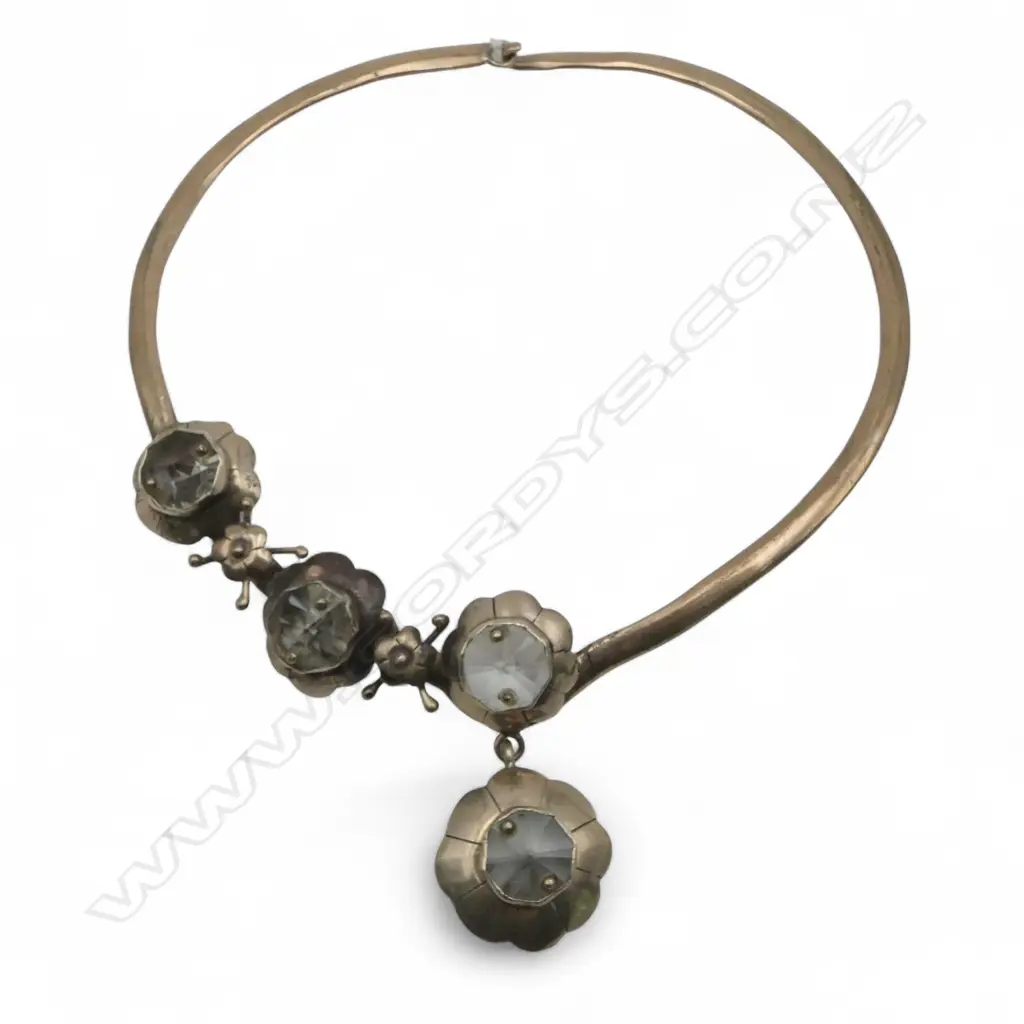 Silver plate choker necklace with 3 lge gem set flowers + matching drop Image 1++