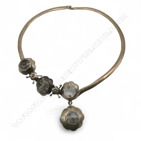 Silver plate choker necklace with 3 lge gem set flowers + matching drop