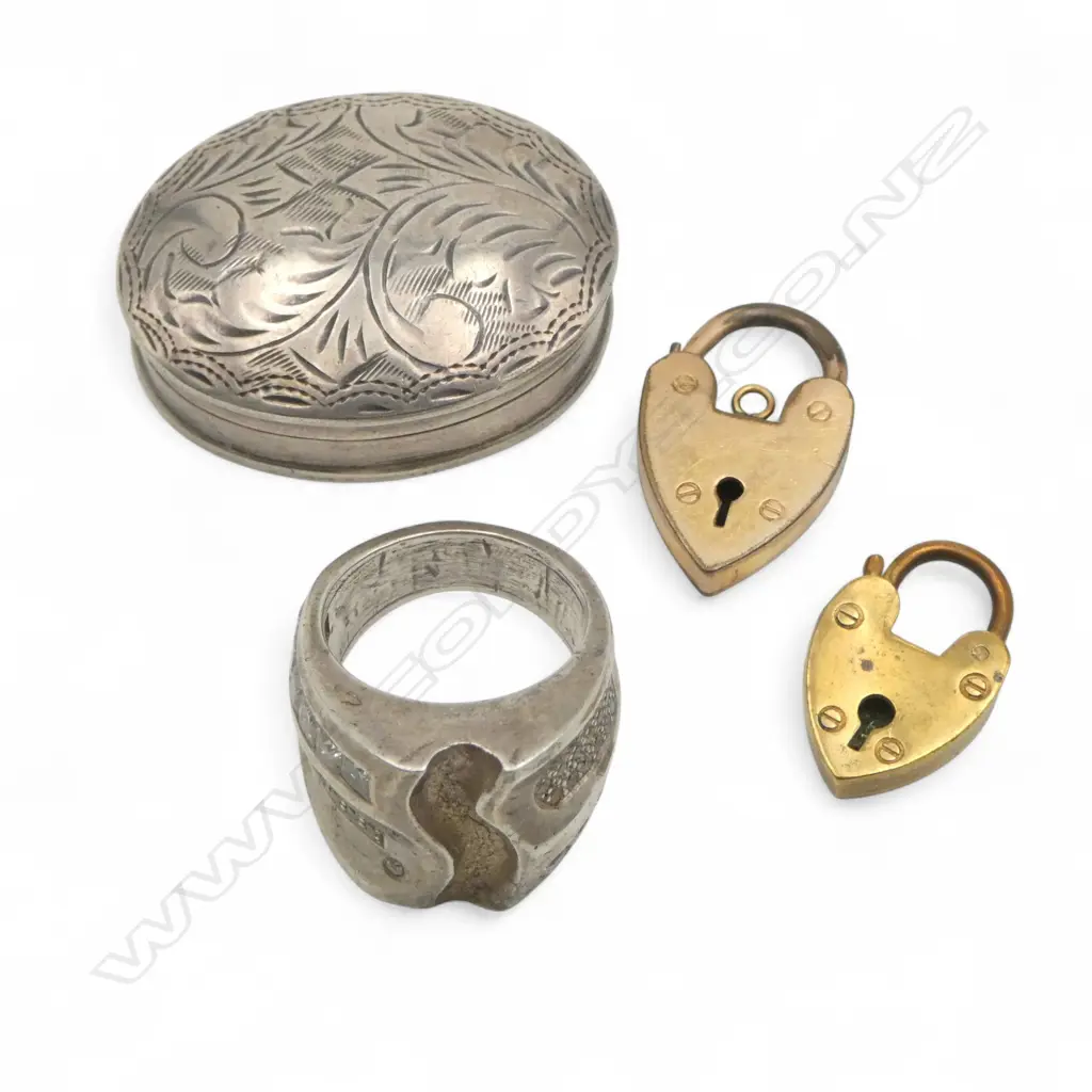 SILVER ENGRAVED PILL BOX + WHITE METAL HEAVY gem set RING + 2 GOLD PLATED PADLOCK HEART CLASPS Image 1++