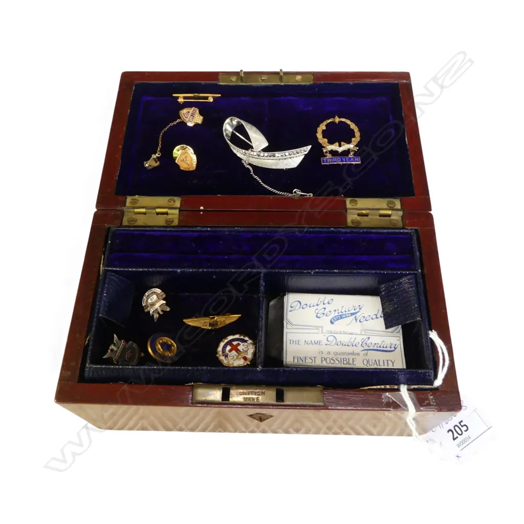 C.1900 MAHOGANY JEWELLERY BOX the fitted interior w jewellery Image 1++