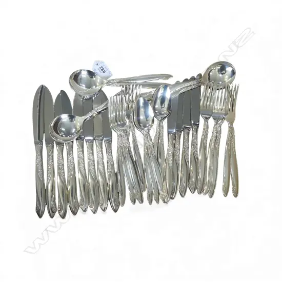 RODD ‘JUSTINE’ 6-PLACE CUTLERY SET SILVER PLATED 36PCS, 6 EACH DINNER & LUNCH KNIVES, DINNER & LUNCH FORKS, DESSERT & SO