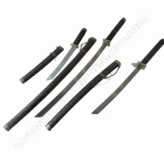 SET OF 3 COSTUME JAPANESE SWORDS L.910mm
