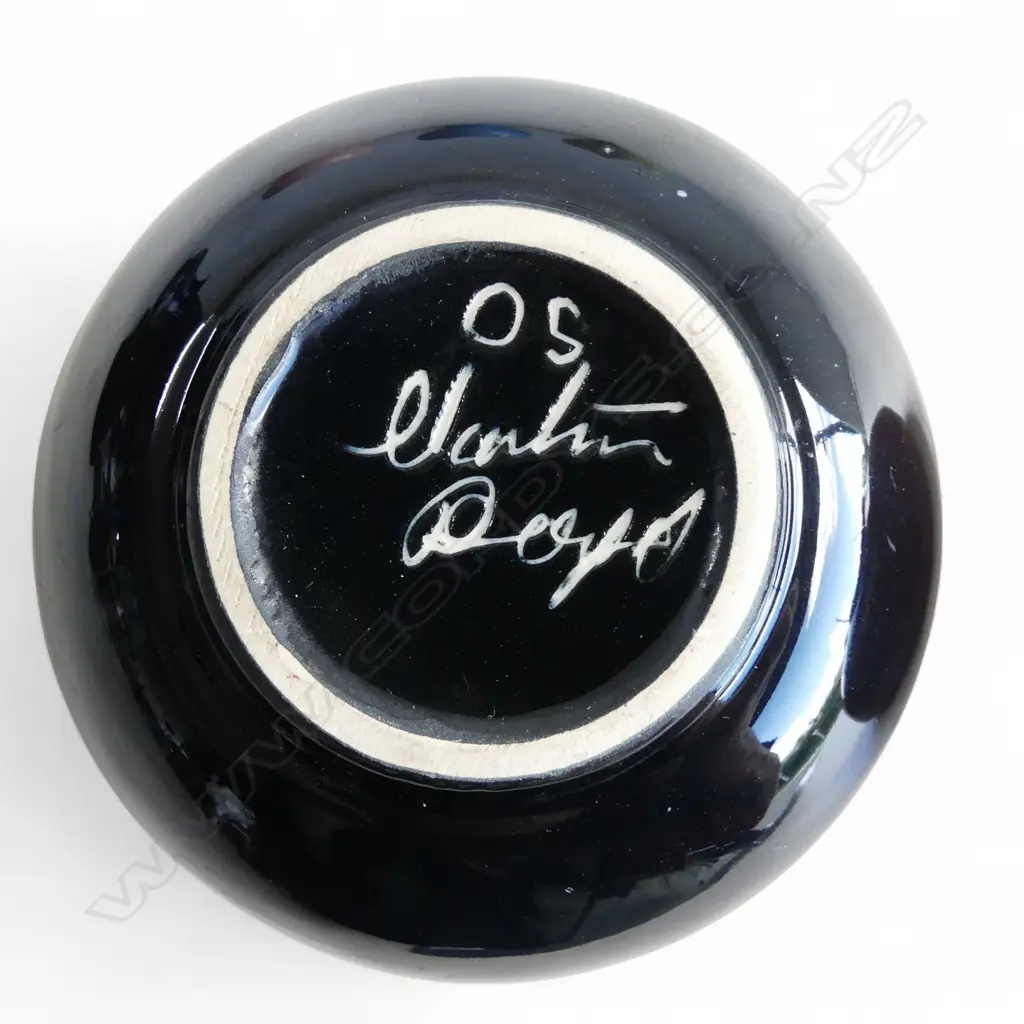 5 AUSTRALIAN MARTIN BOYD BOWLS soft pink with pale aqua interior Dia.100mm. Incised name to base Image 1++