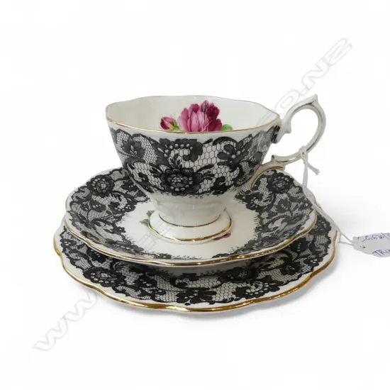 ROYAL ALBERT SENORITA TRIO